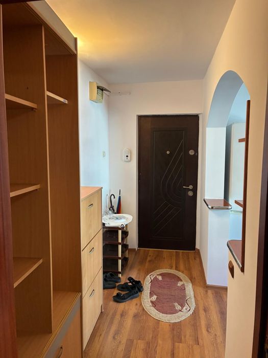 Inchiriez apartament 2 camere