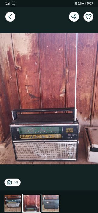 2 Radiouri vechi :Vef 206 si Jalta 61T