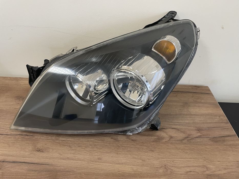 Фарове за опел астра Н 2006г