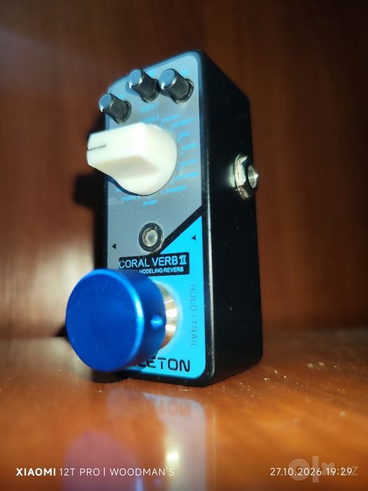 Гитарные педали эффектов Delay и Reverb
