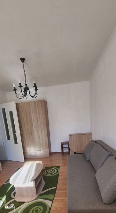 Garsonieră de închiriat, balcon și mobilată