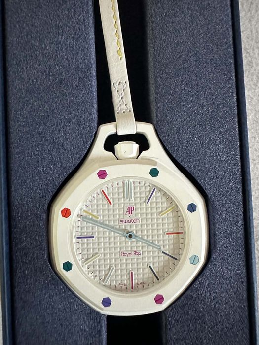 Audemars x Swatch AP Royal Pop -  Huit Blanc Ocho Negro Налични