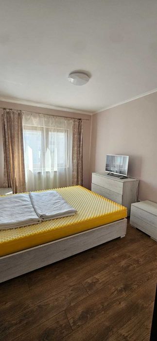 Inchiriez apartament 3 camere PB Decebal