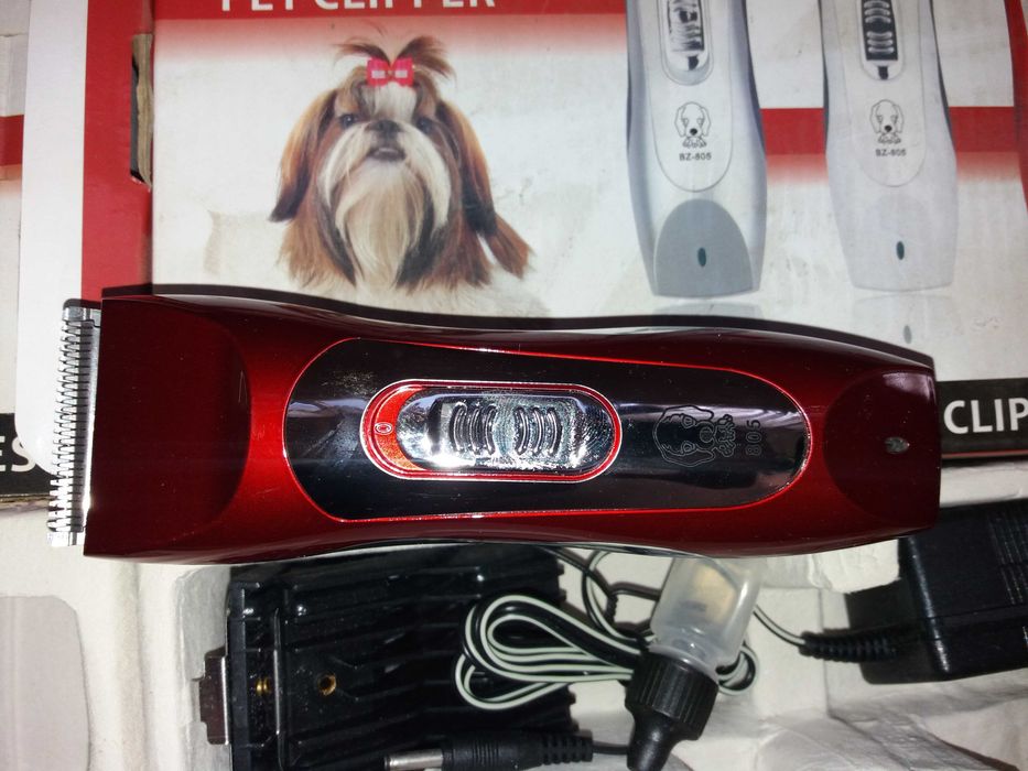Masina tuns animale iepuri caini pisici Pet Clipper cu acumulator intern, incarcare la 220V Pret 35 lei