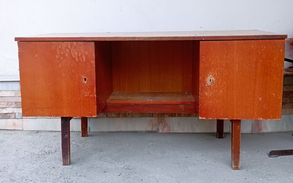 Продается письменный стол