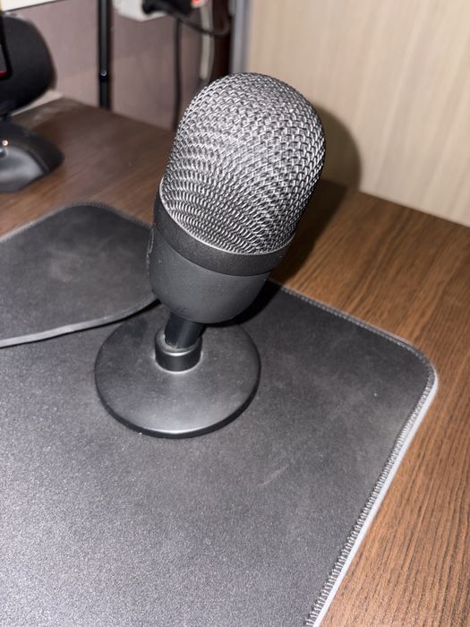 Геймърски микрофон Razer Siren Mini