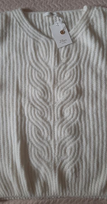 Pulover nou cu eticheta,marime universala