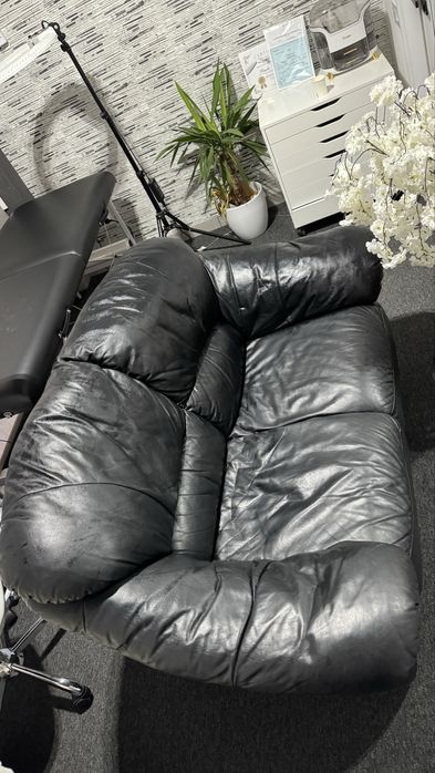 Canapea piele neagra