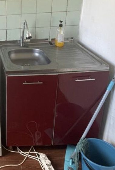 Кухонный гарнитур с мойкой