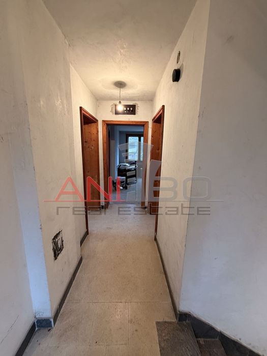 Къща в София, област-с.Говедарци площ 200 цена 180000