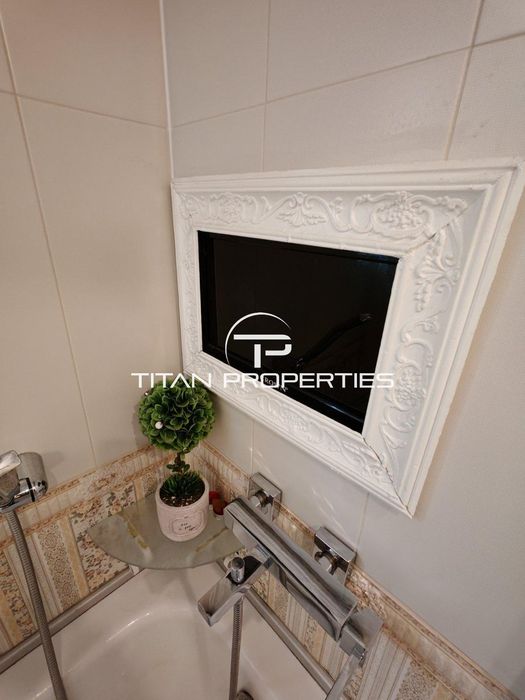 Дава се под наем Етаж от къща в Пловдив, Център - 140 кв.м за 1000 € - Снимка #17