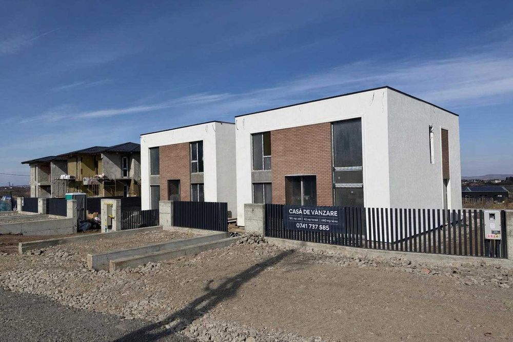 Vilă modernă cu vedere spectaculoasă spre vii și oraș – Bucium/Barnova