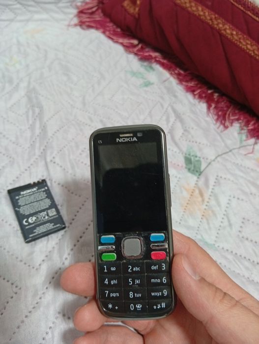 Продам Нокиа с 5