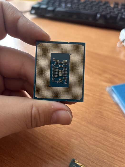 Продам процессор i 3 13100 T