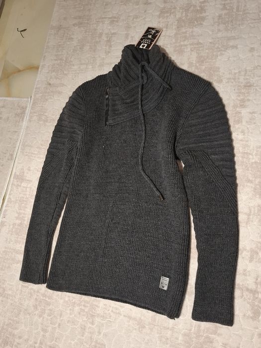 Мъжка блуза с полу