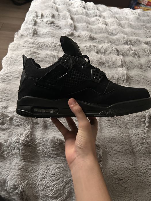 Jordan 4 black cat