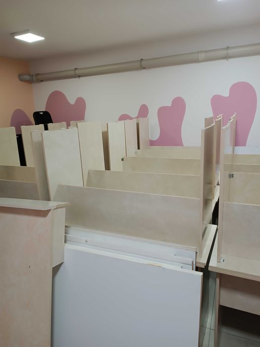 O'quv markaz uchun parta va stullar sotiladi