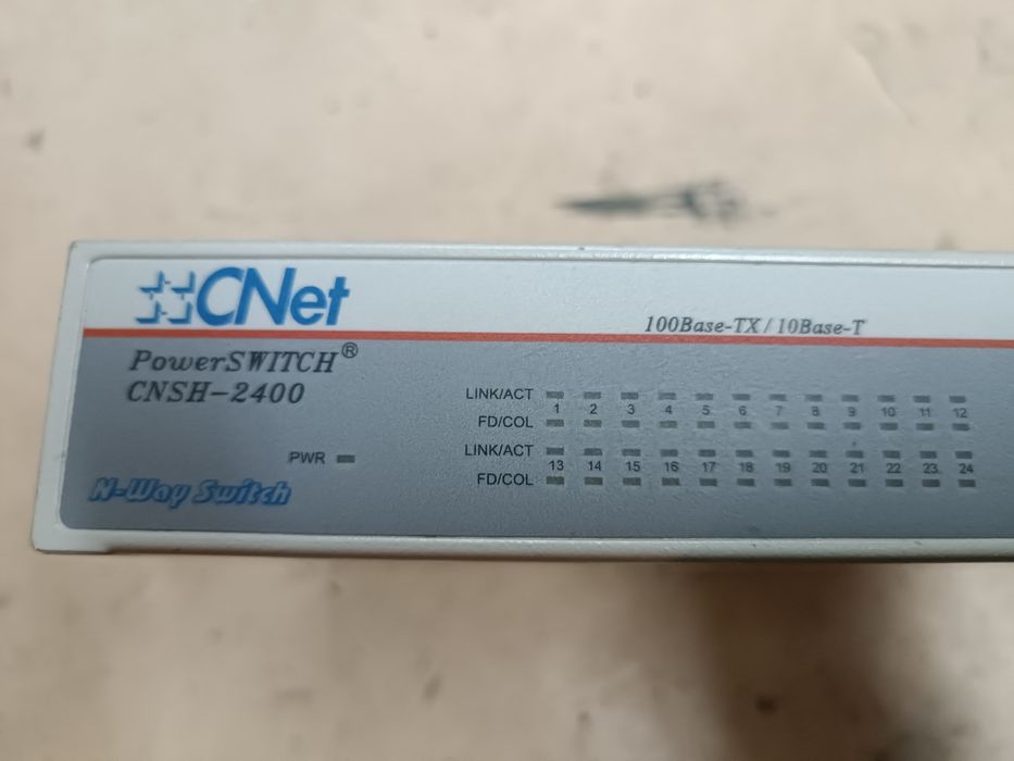 Хаб сетевой на 24 порта