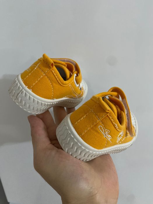 Обувь детская желтая