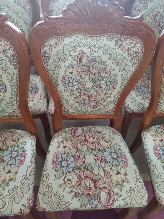 Срочно продам комплект стол и стулья