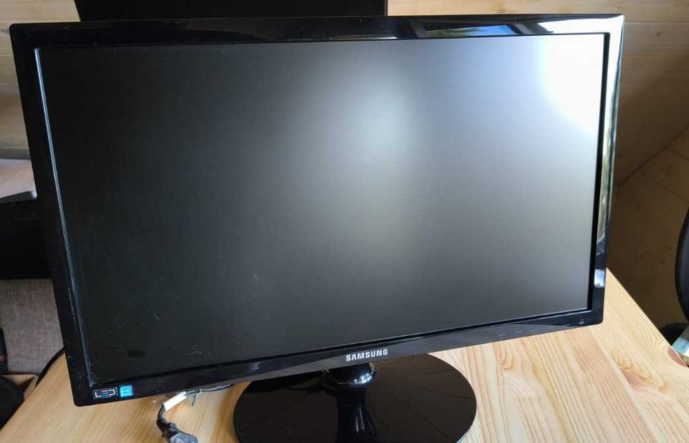 Vand monitor Samsung 22" FHD S22B300H