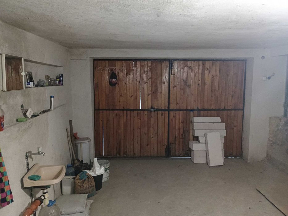 Продава се Къща в с. Алдомировци, Област София-област - 336 кв.м за 425 €/кв.м - Снимка #3