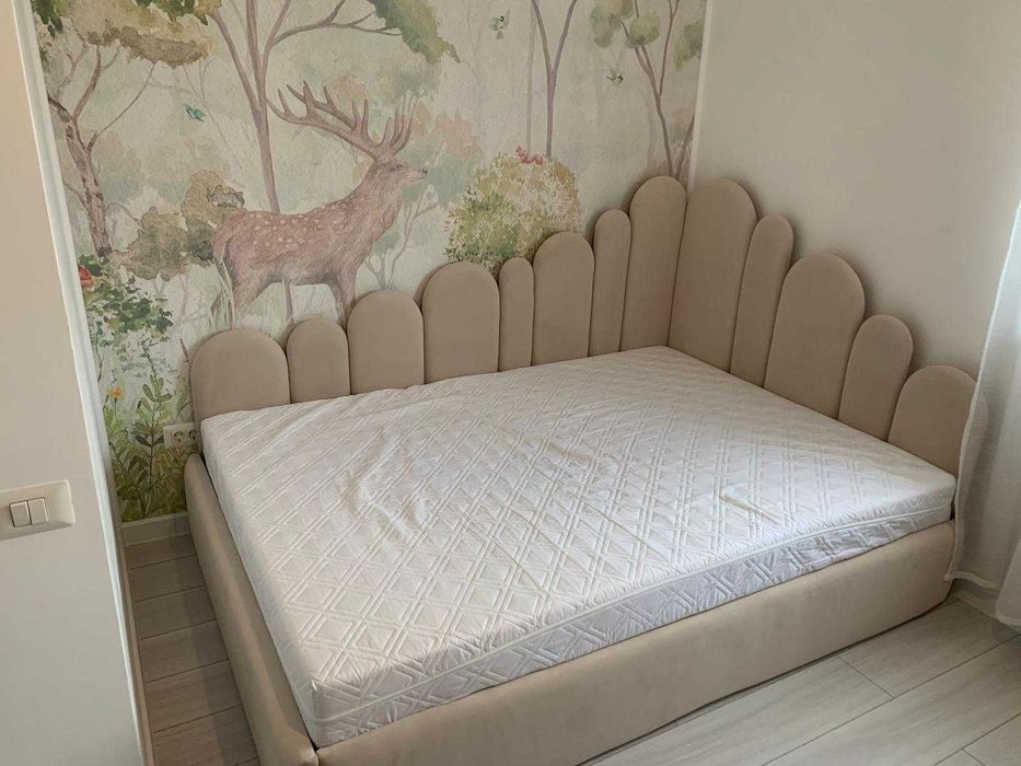 Pat tapitat piscot copii diferite dimensiuni si culori