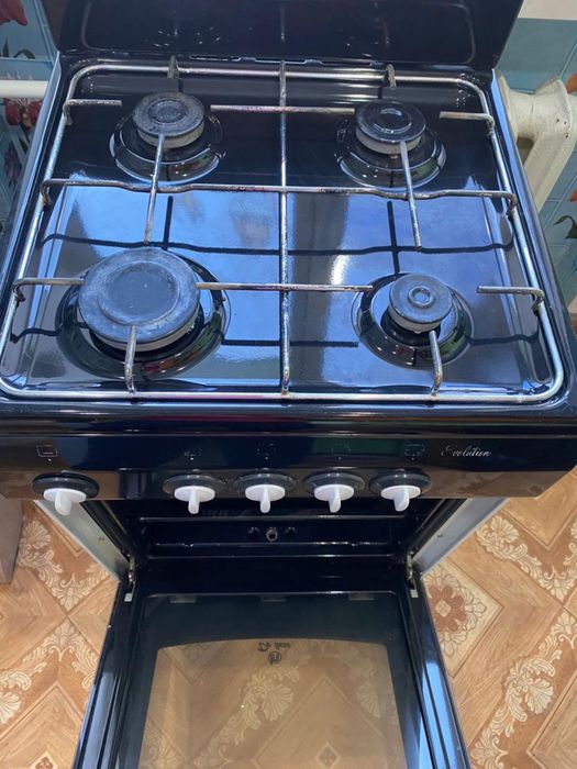 Продам газ плиту