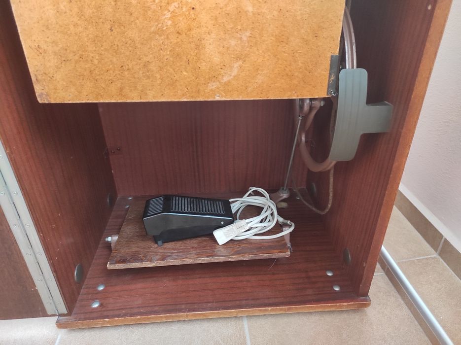 Стара машина за шиене