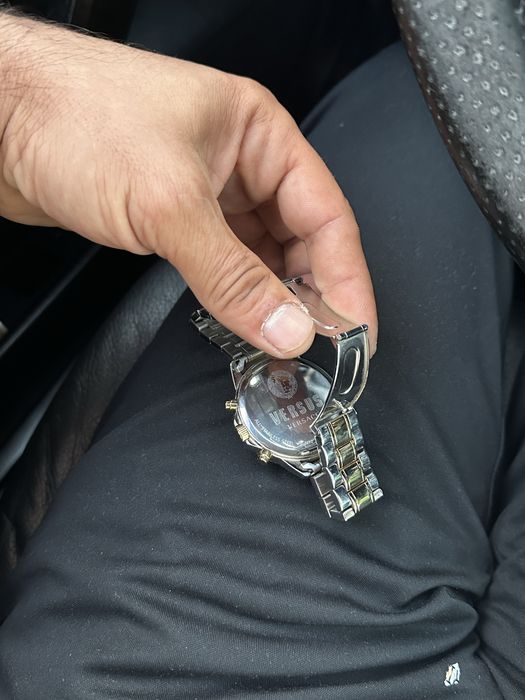 Versace  versus ceas pentru barbati