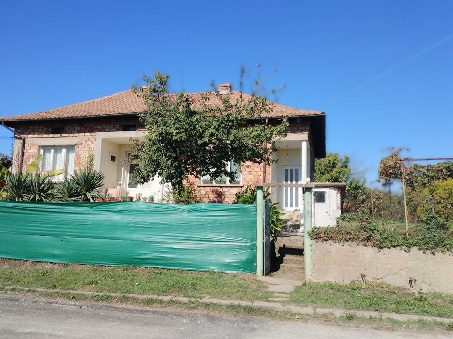 Продава се Къща в Долна Оряховица - 90 кв.м за 708 €/кв.м - Снимка #1