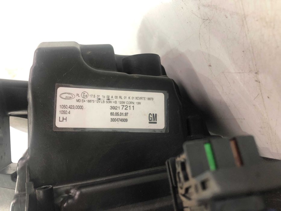 Ляв фар от Opel insignia b sport tourer z18 2018г