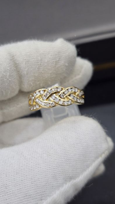 Луксозен пръстен 18K (750) с естествени диаманти | 5.44 гр | Infinity Weave Design