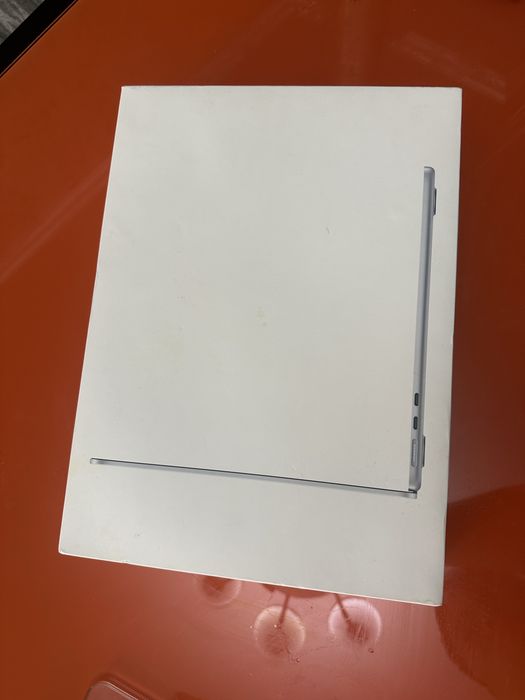 Macbook Air 13, M4 16/256. SkyBlue