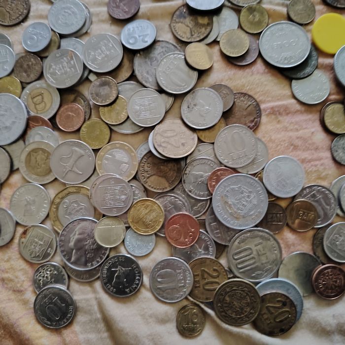 Colecție de monede și bacnote