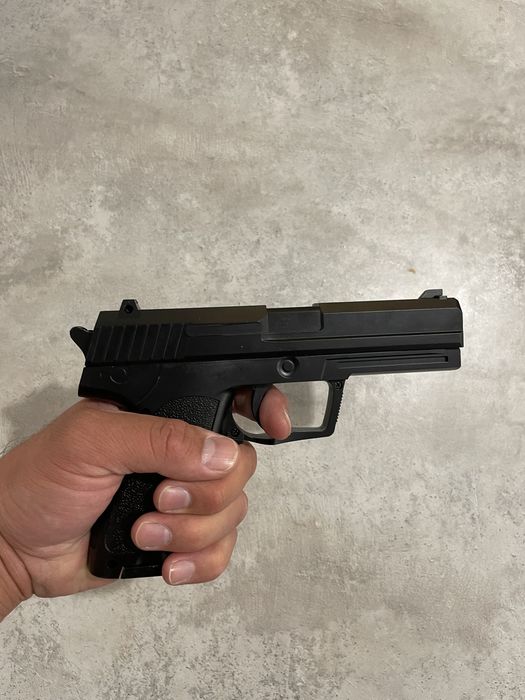 Пистолет железный игрушечный