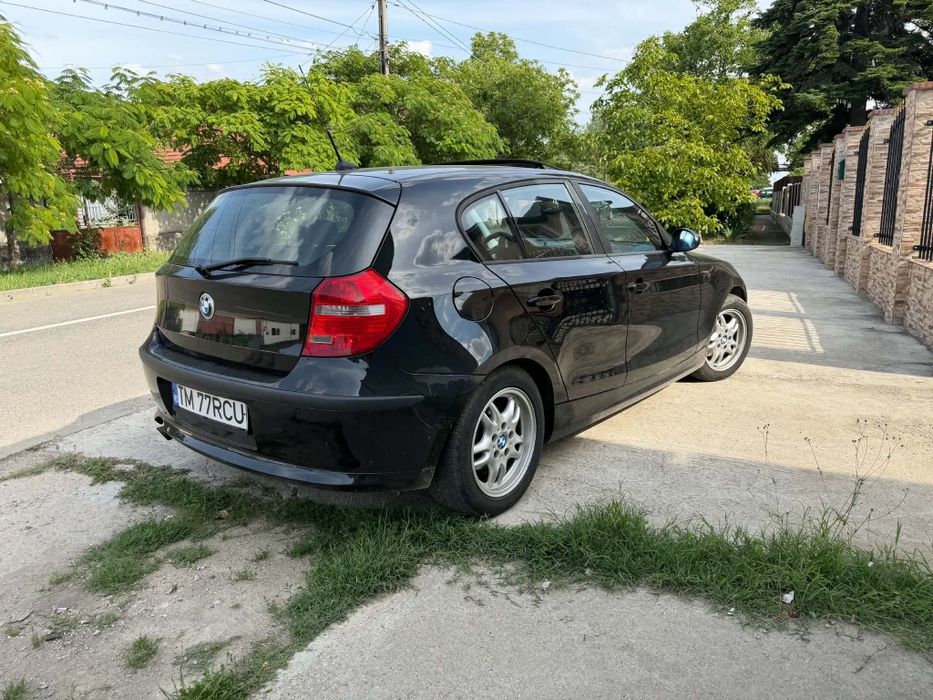 BMW 120i 2010 E5