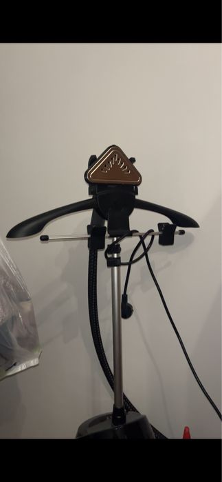 Паровой утюг (отпариватель)