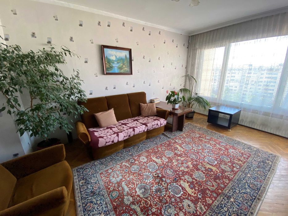 Тристаен апартамент за продажба в Дружба 2