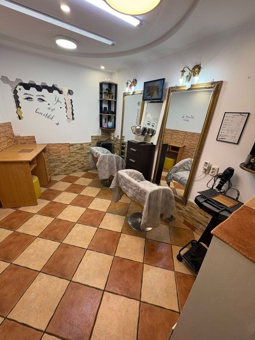 Salon Central zona Palatul de Justitie