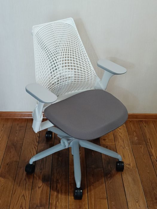 Кресло Herman Miller Sayl