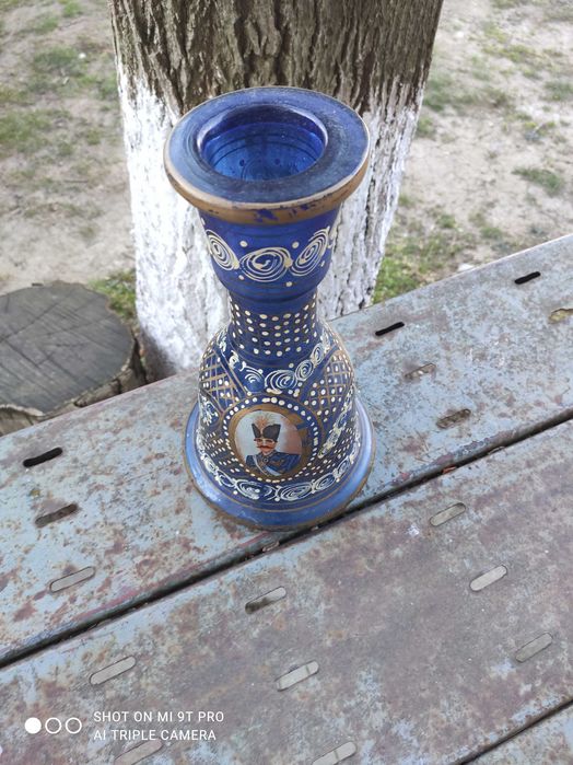 Много стара ваза