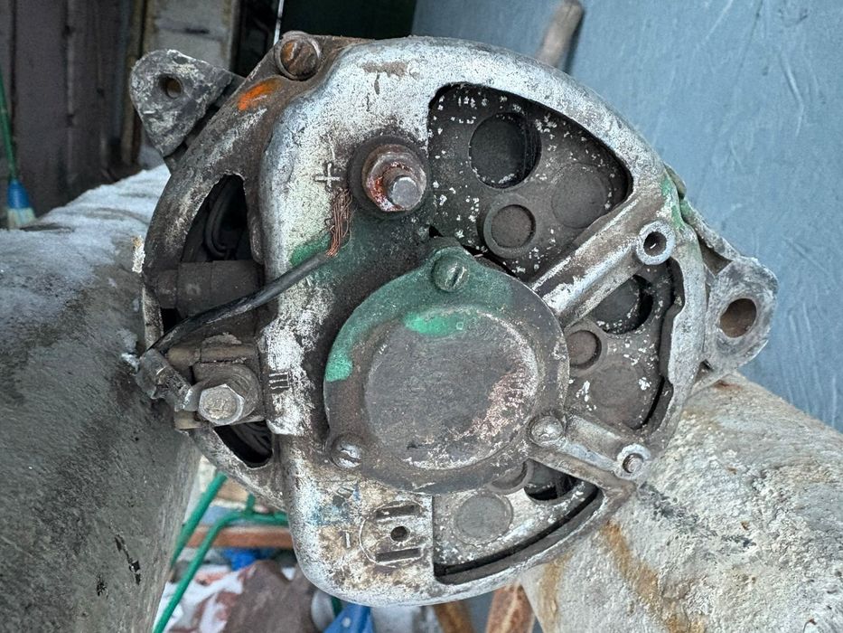 Генератор Пассат Б3. Продам