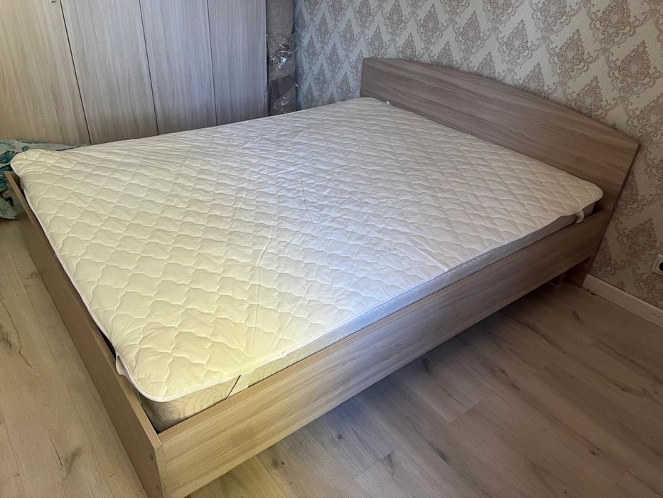 Продам кровать двуспальная