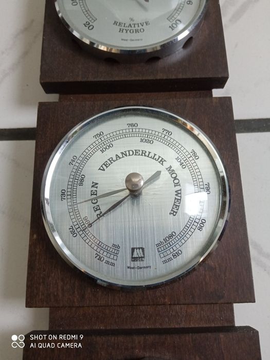 Немска  метеорологична  станция  барометър,,термометър.,влагомер.