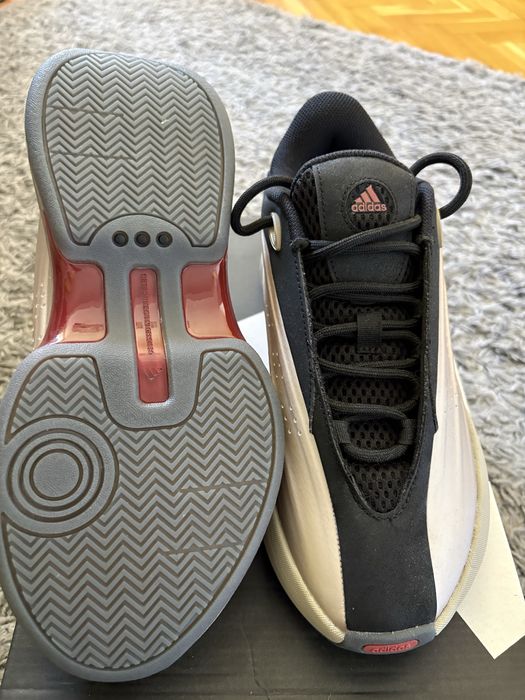ADIDAS  Infinity