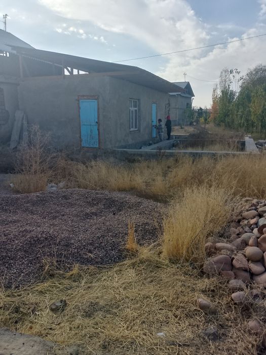 Тош область ахангаран шахар мунчоктепада ховли сотилади 4 соток