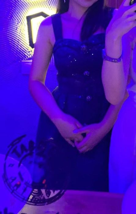 Платье в отличном состоянии, надевала один раз.