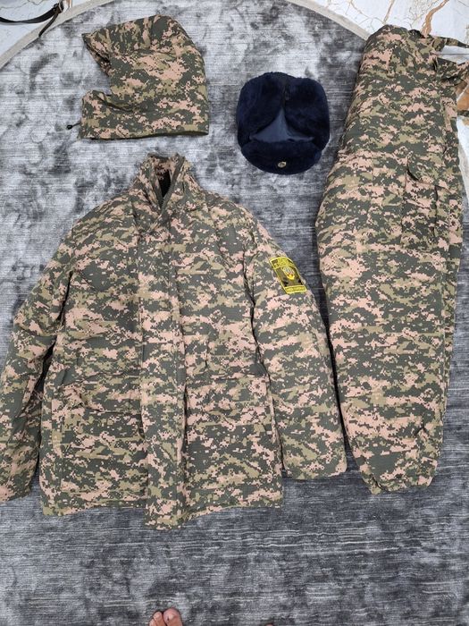 Зимний комплект военной одежды (бушлан, штаны, ушанка)