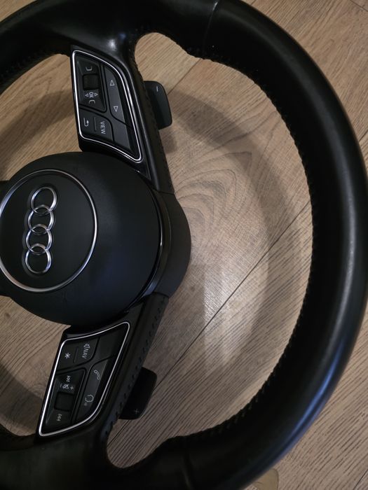 Volanl audi a4 b9 cu padele teșit!